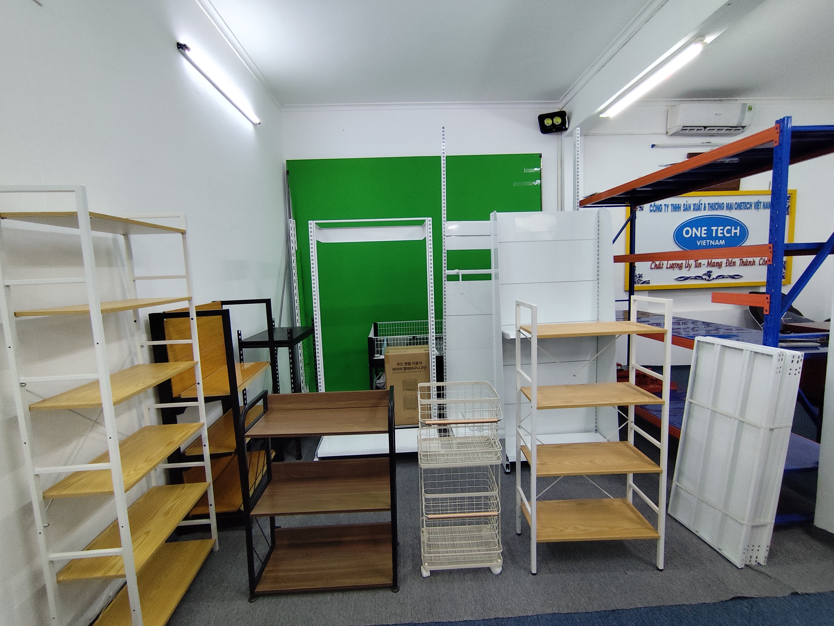 Sample room.jpg